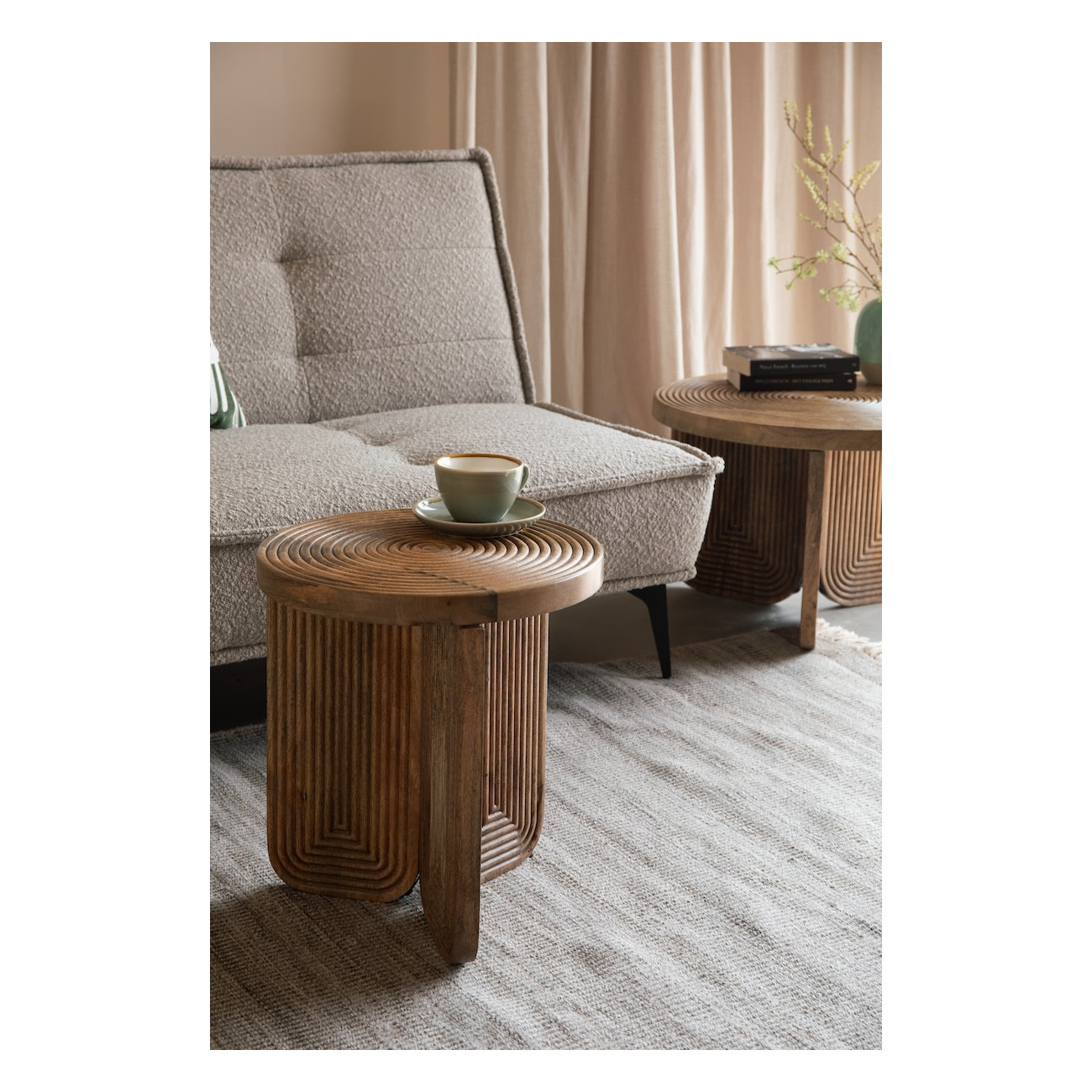 Table Basse Ronde Farragut En Bois De Mindi Massif - Artisanale Pour Salon Et Salle à Manger