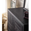 Petit buffet / commode avec façade sculptée