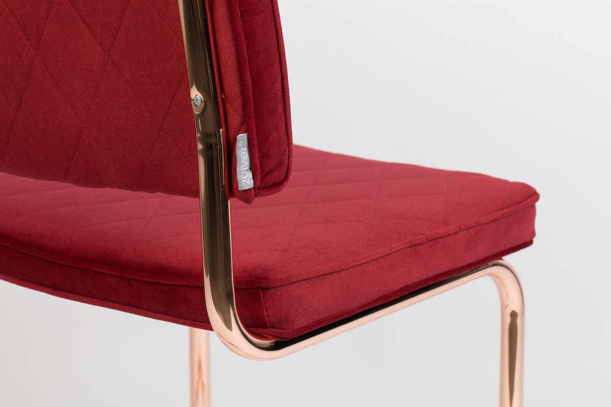Chaise de repas rouge et cuivre