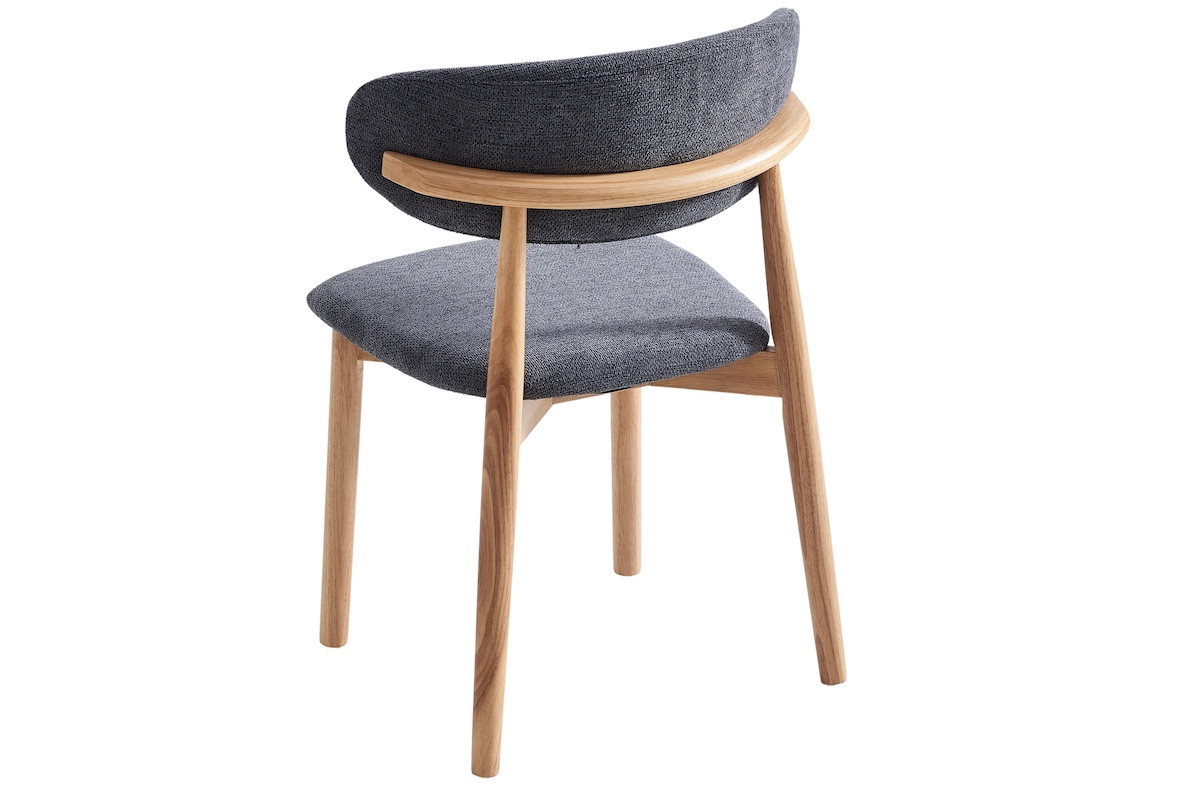Chaise de table moderne et chaleureuse