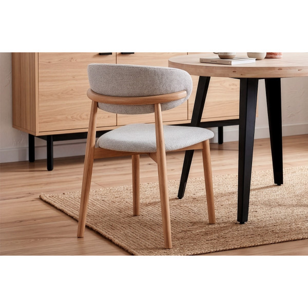 Chaise avec dossier enveloppant