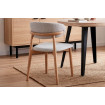 Chaise avec dossier enveloppant