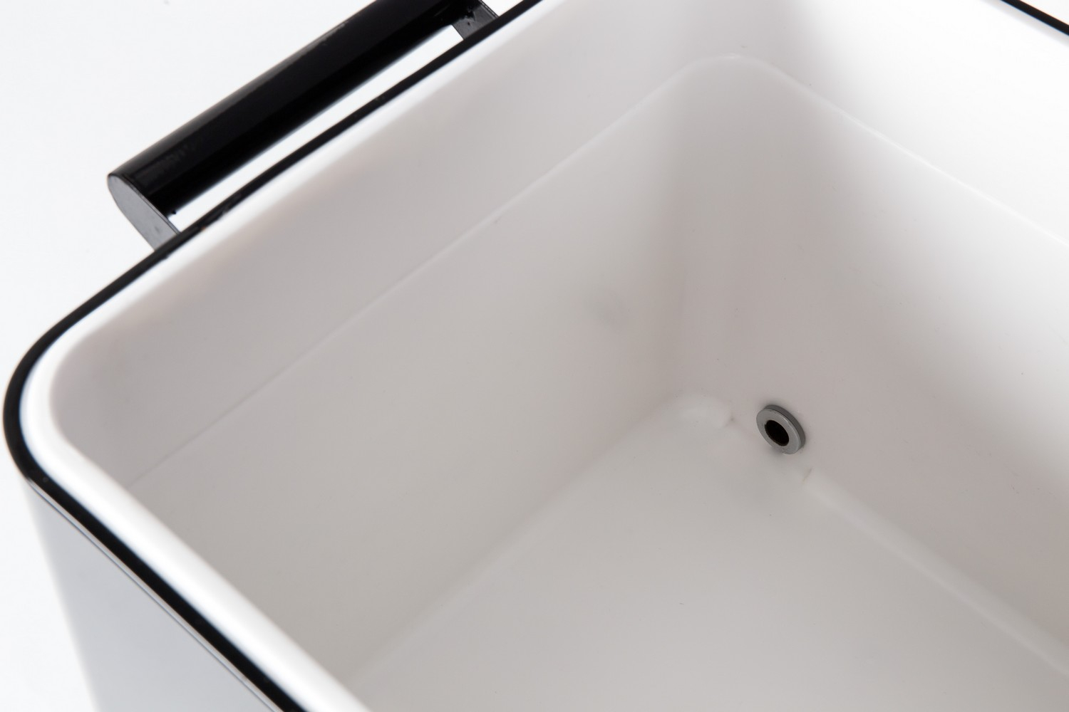 Grand bac / glacière de 70 litres avec roulettes