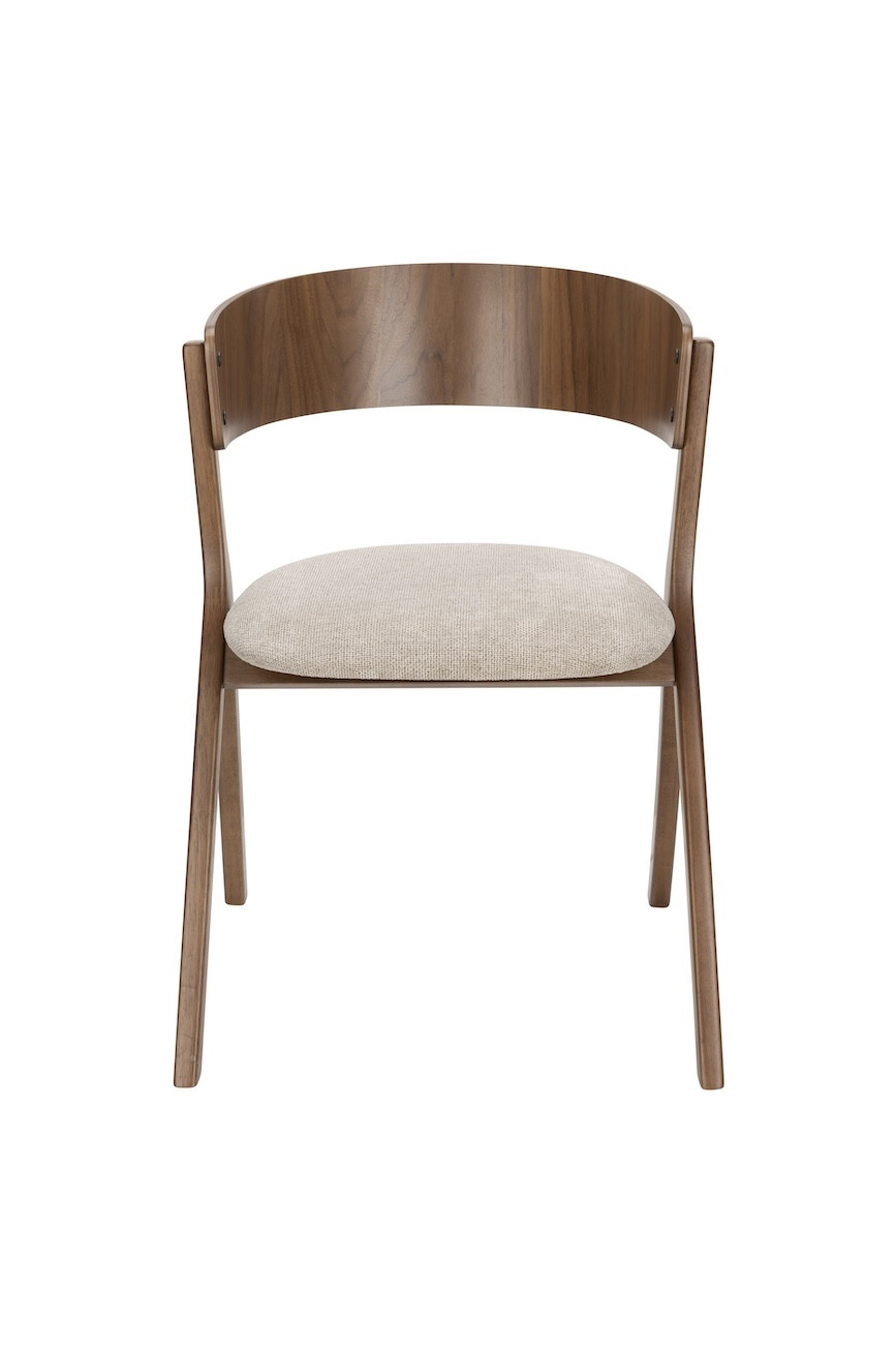 chaise en bois marron et tissu beige