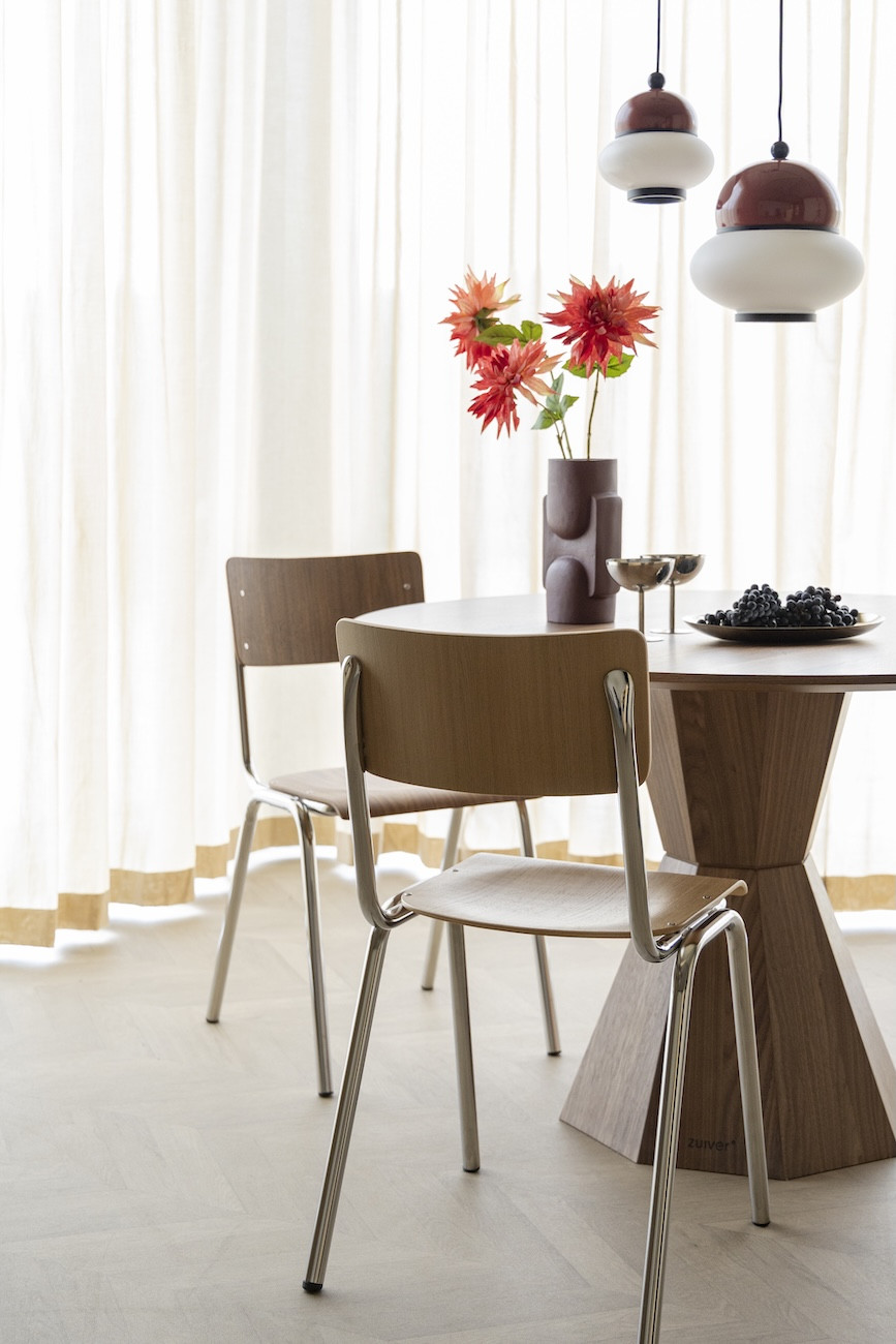 Set of 4 oak and chrome chairs – Back to School