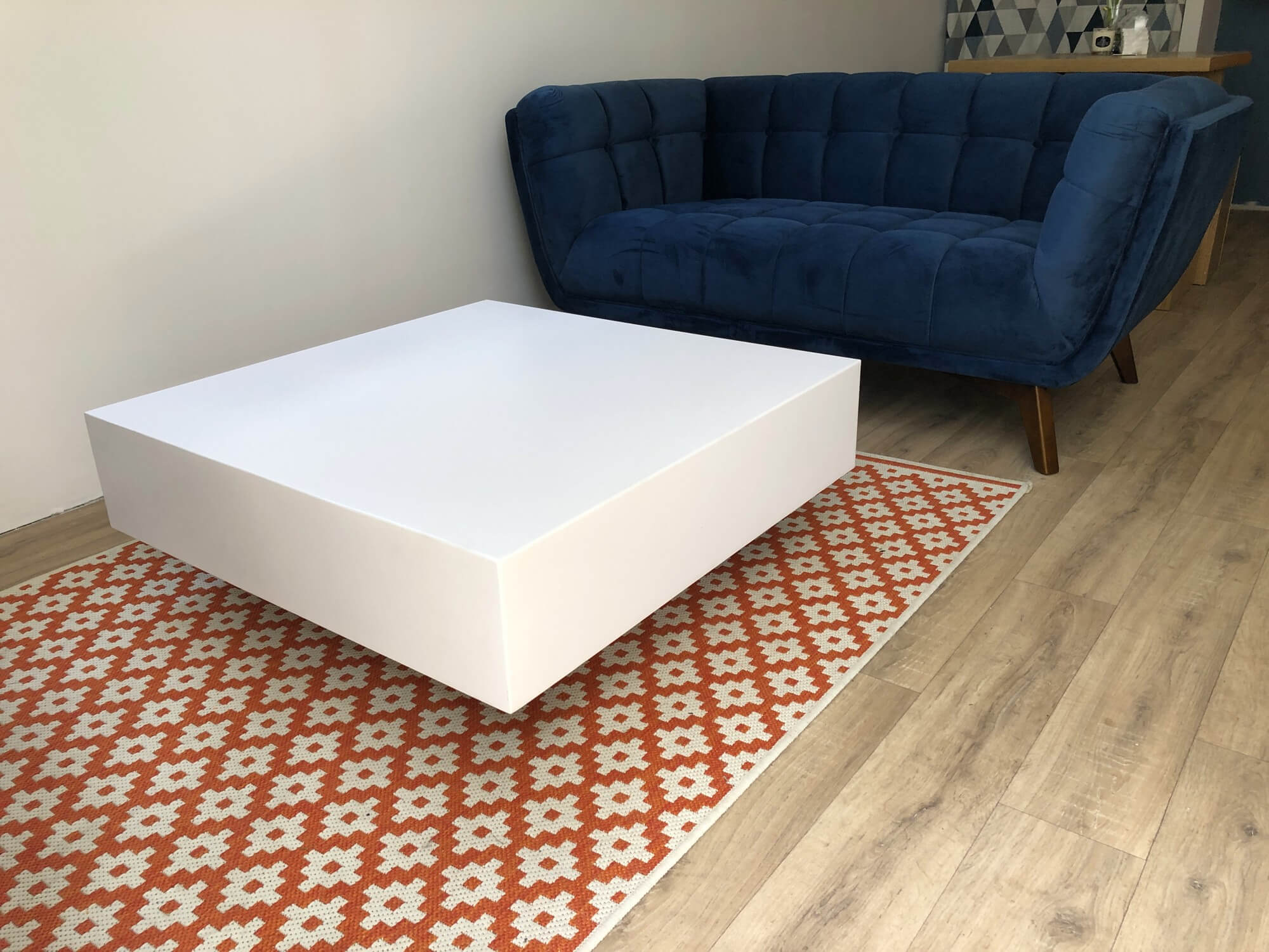 Mesa de centro cuadrada blanca